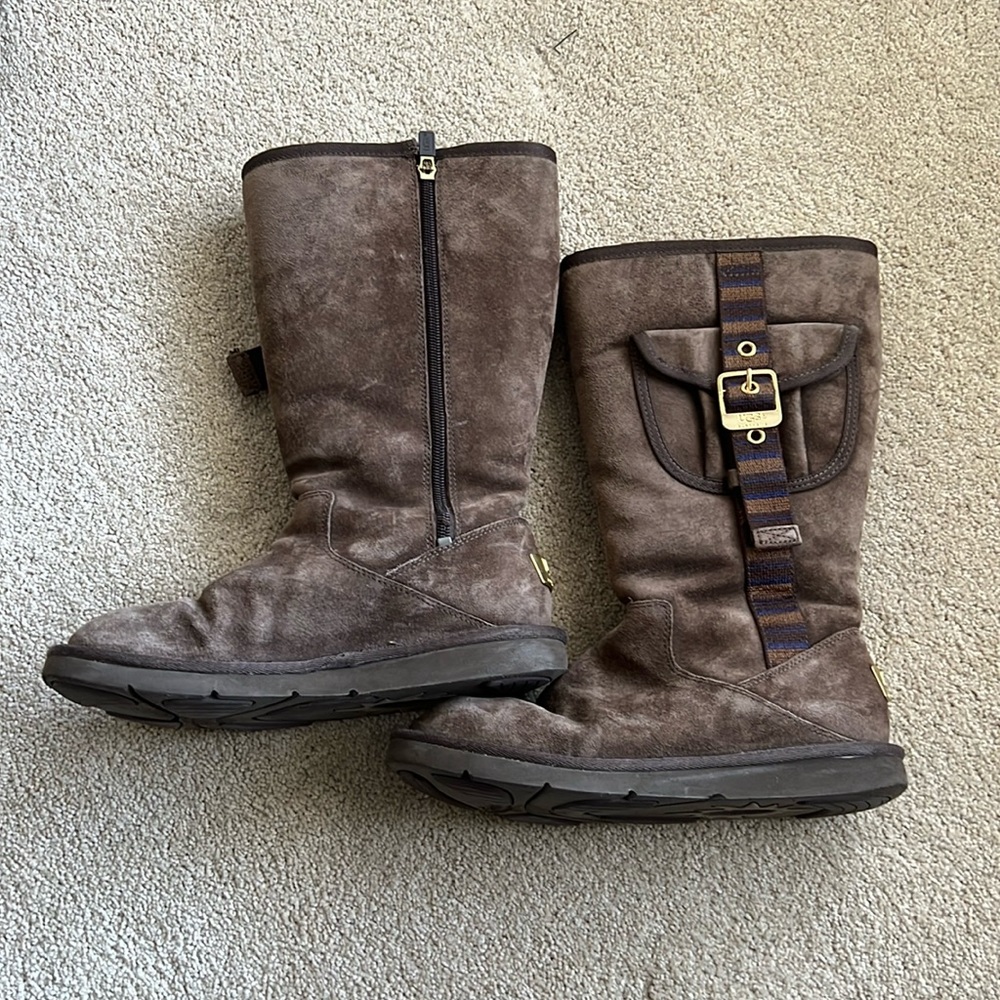 Womens Ugg size 7